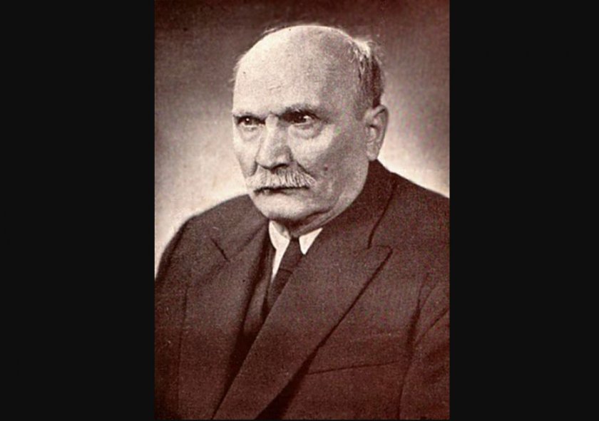 Академик Стефан Младенов (1880-1963) е може би най-значителната фигура в