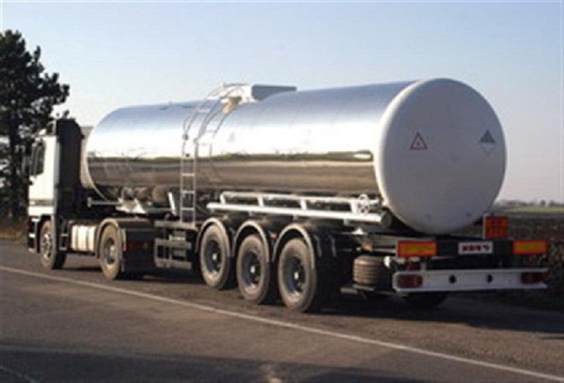Цистерна със 70 000 литра дизелово гориво се преобърна на жп релси във Варна