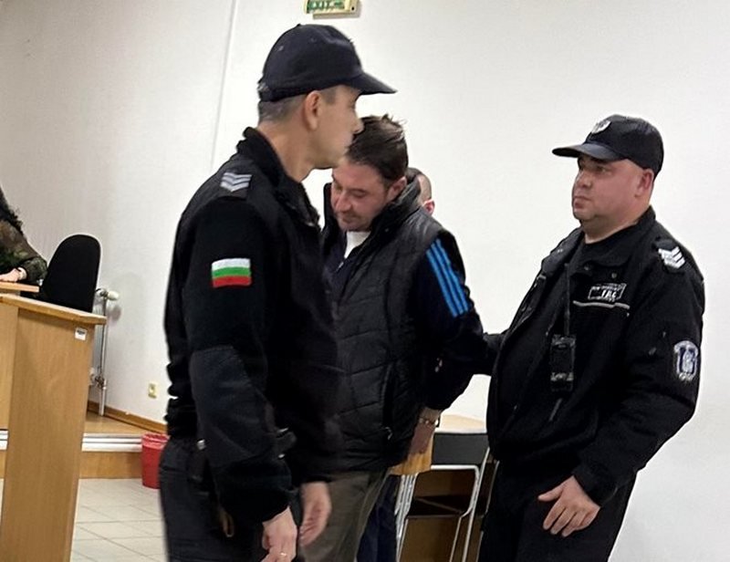 Заседанието по мярката за неотклонение на 44-годишния Иван Дачев, пребил