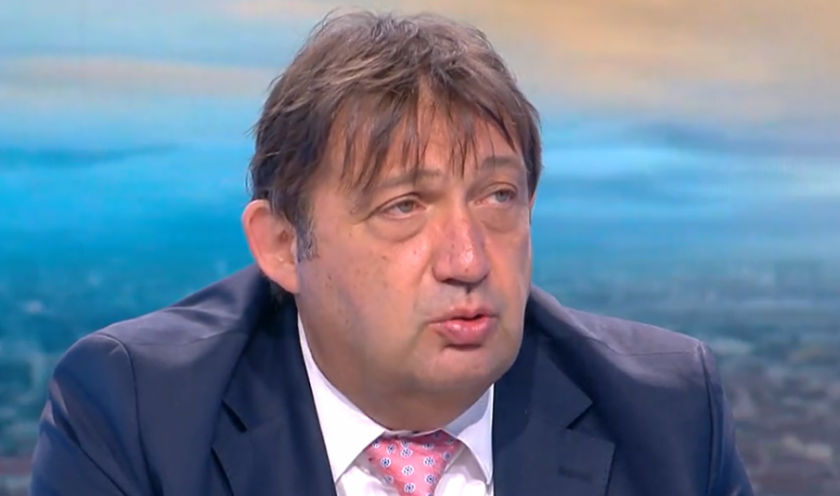 Малко преди празниците пуснаха движението в двете тръби на тунел