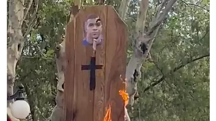 В Аржентина изгориха ковчег с Мбапе