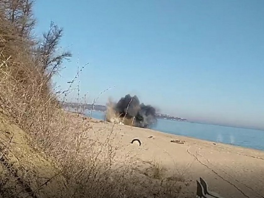 Невзривен боеприпас - мина изплува на плажа в Обзор, съобщиха