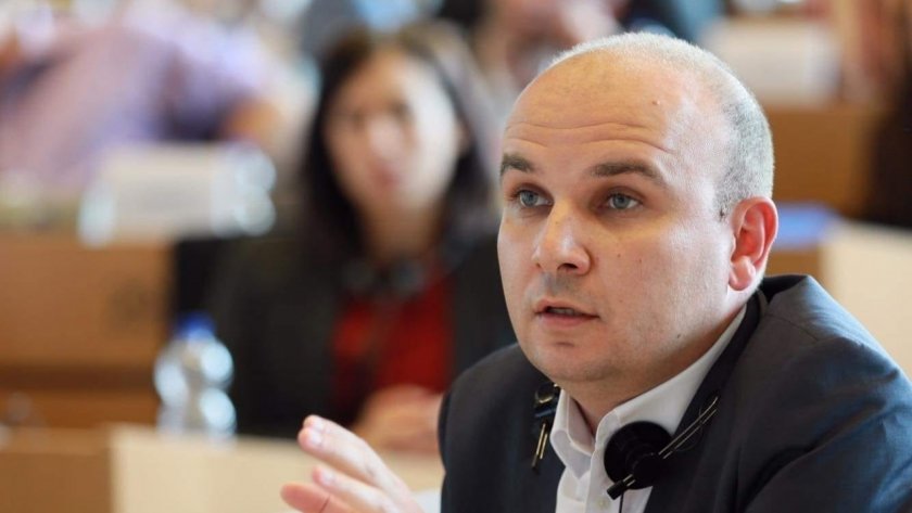 Лидерът на европейските либерали Илхан Кючюк инициира събиране на подписи