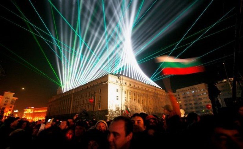 Голяма част от българите ще посрещнат Новата година вкъщи -