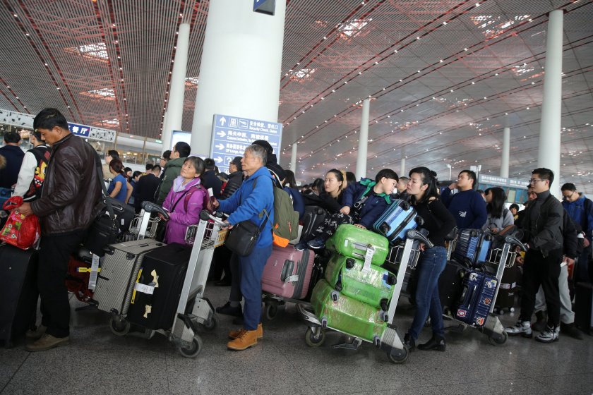 Китай спря издаването на визи на пътуващи от Япония, съобщава Киодо.До