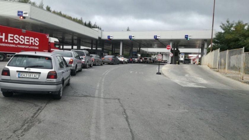 Коняк и цигари имате ли? С такъв въпрос е посрещнал