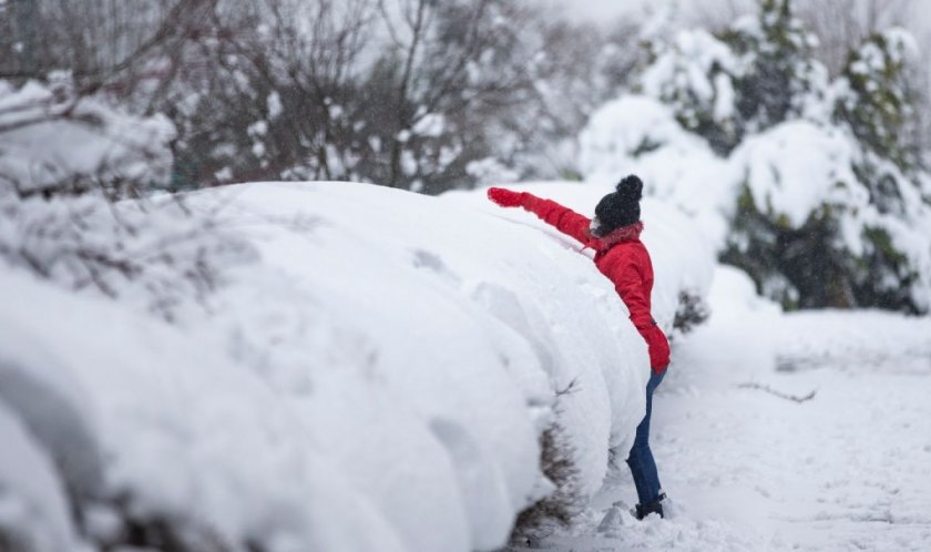 Обилни снеговалежи в Турция, над 100 затворени пътища