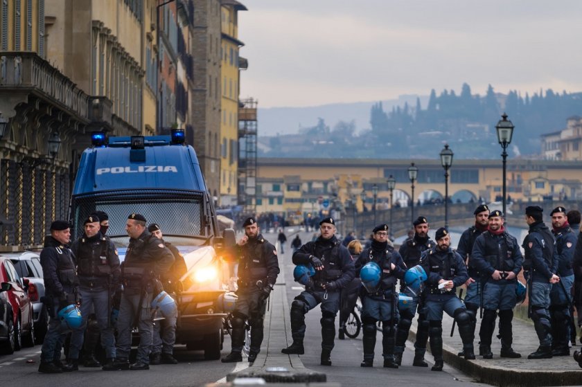 56 души арестувани в Италия за връзки с калабрийската мафия