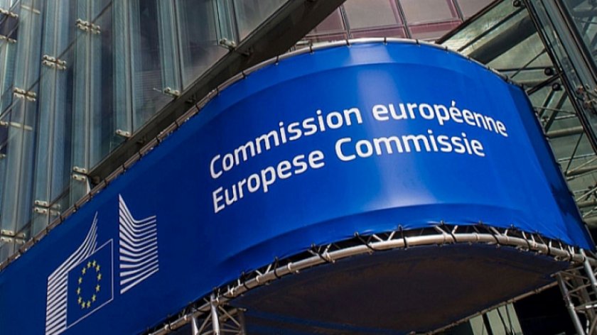 В четвъртък Европейската комисия съобщи, че предприема правни действия, за да