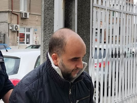 Под стража беше доведен в Районния съд на Асеновград 39-годишният