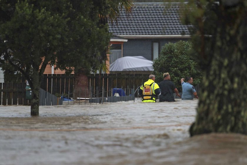 Нова Зеландия се подготвя за нови валежи и наводнения