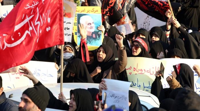 Най-малко 500 са загинали при протестите в Иран