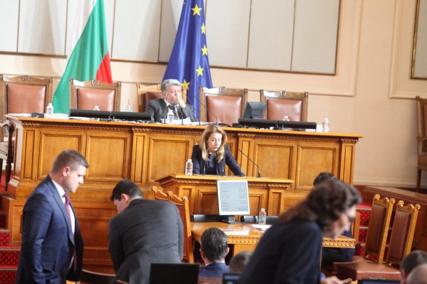 Минималната работна заплата става 850 лева от 1 януари 2024