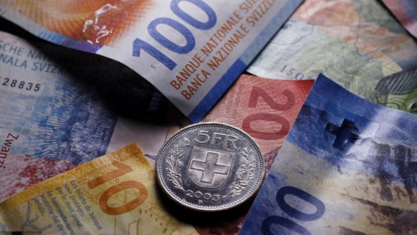 Швейцария решава с референдум дали да запази парите в брой