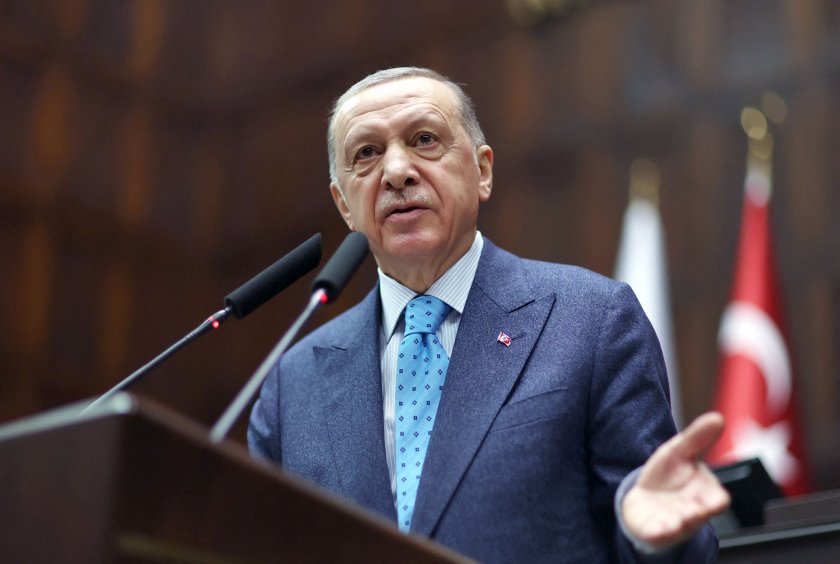Турският президент Реджеп Тайип Ердоган обяви 3-месечно извънредно положение в