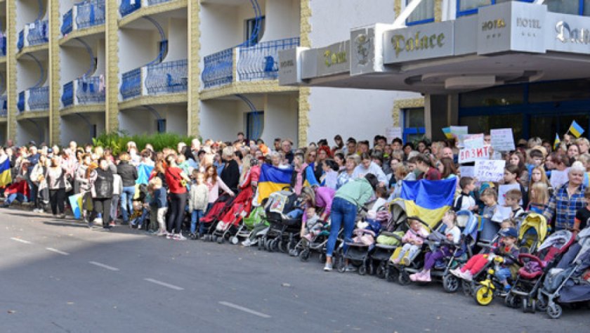 Кабинетът изплаща близо 15 млн. лв. на хотелиерите с украински бежанци