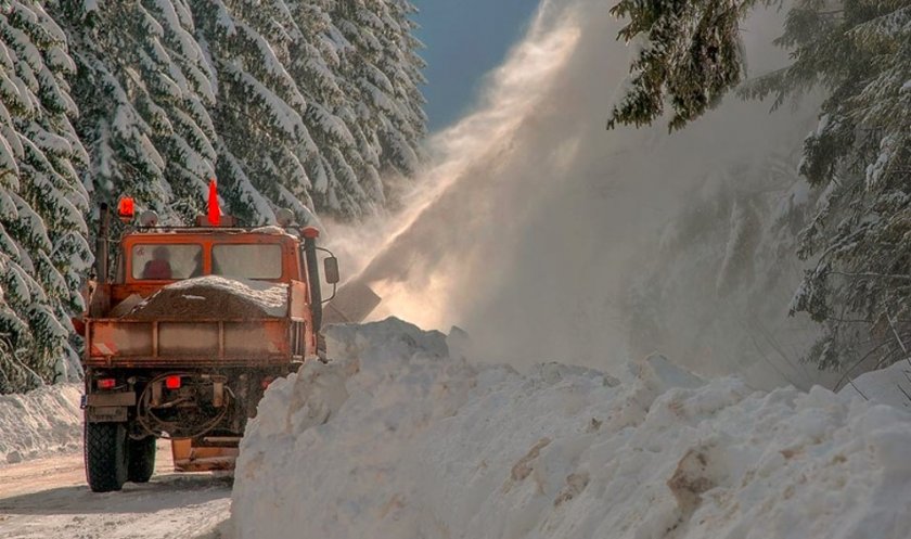 780 снегорина чистят България
