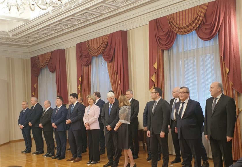 Президентът Румен Радев представи новия-стар кабинет.   Поканих ви, за да