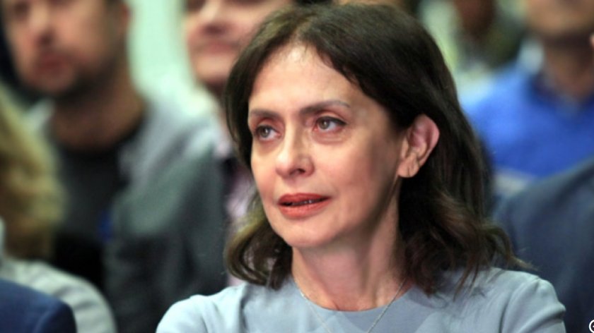 Бившият външен министър Надежда Нейнски направи неволен гаф в ефира,
