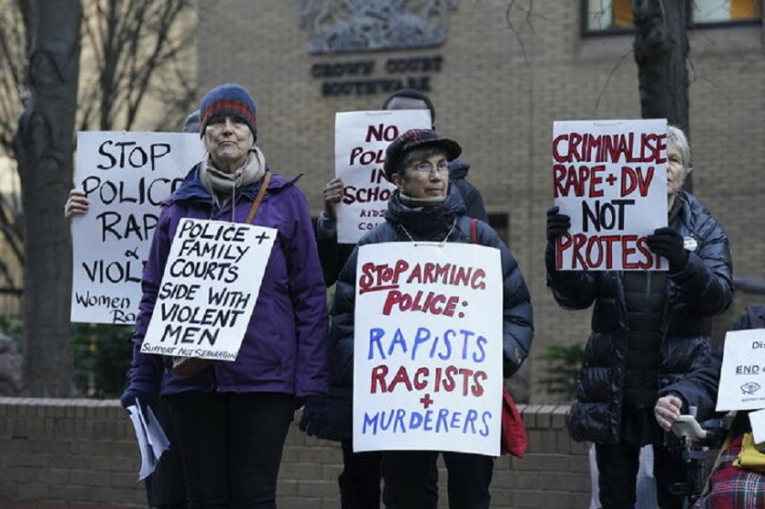 Бившият лондонски полицай Дейвид Карик, признал десетки изнасилвания и сексуални
