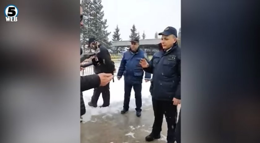 Бугари ги пцуят македонските полицайци (ВИДЕО)