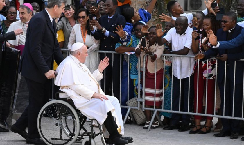 Папа Франциск започна втория и последен етап от обиколката си