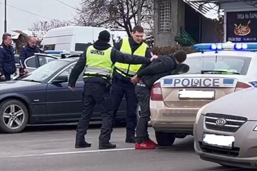 Оставиха в ареста мъжа, задържан след зрелищна гонка с полицията на "Ломско шосе"