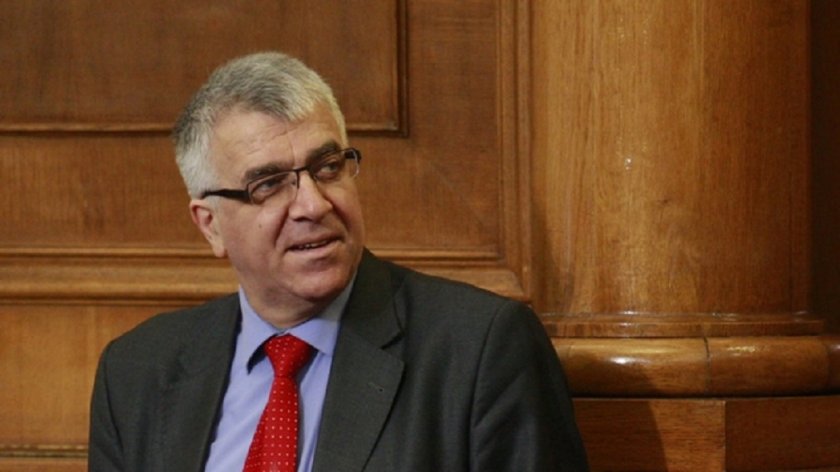 Депутатът от БСП Румен Гечев е първият роден политик, официално