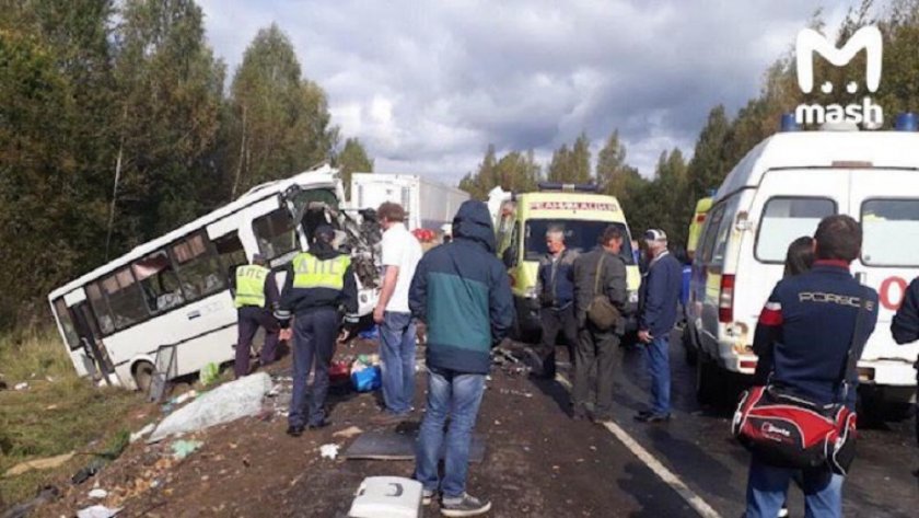 9 загинаха при катастрофа с автобус в Русия