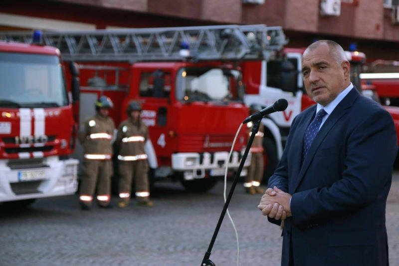 Борисов поздрави колегите си пожарникари 