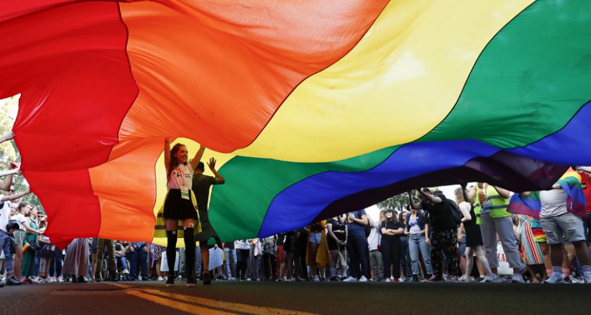 Сръбският премиер подкрепи гей парада в Белград (СНИМКИ)