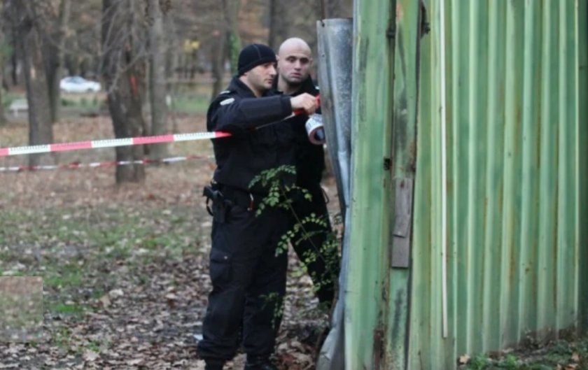 Бруталното убийство в село Бозвелийско на млада жена е извършено