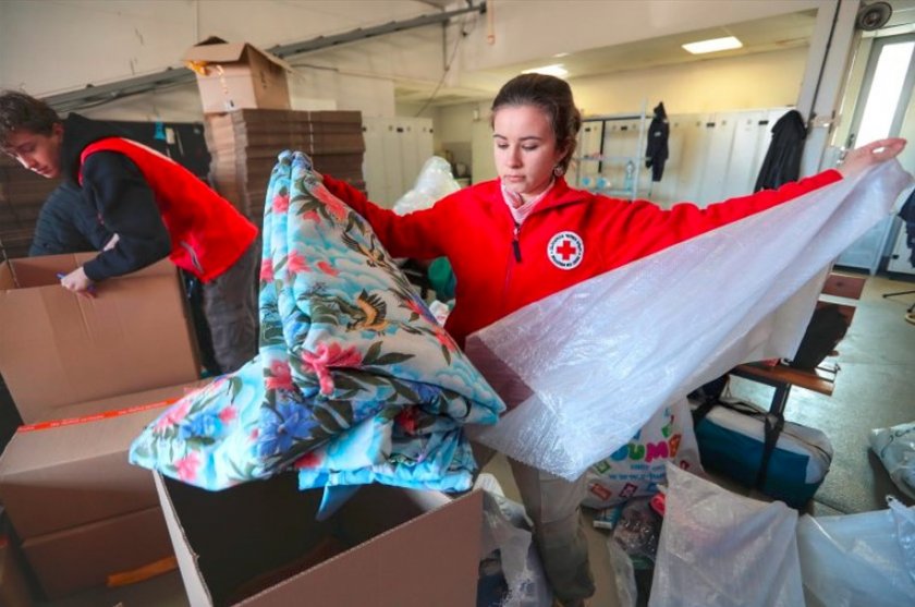 В Пазарджик голяма част от събраните дрехи за пострадалите от