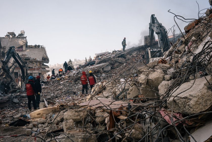 Германия изпрати 90 тона хуманитарна помощ в Турция, където все
