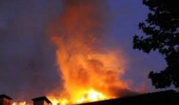 Образуваха досъдебно производство за пожара в дома на Белишки
