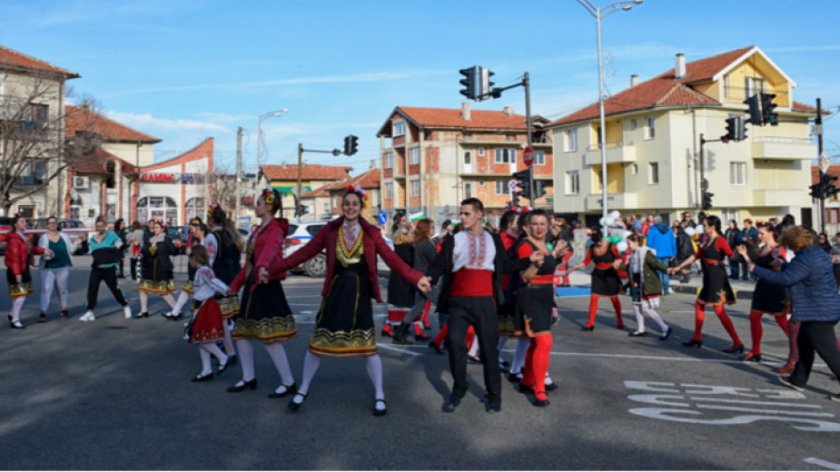 Традиционната инициатива Пробуждане с хоро за възраждане на българщината, която
