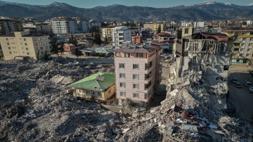 На 15 февруари в 10:36 в района на смъртоносните земетресения