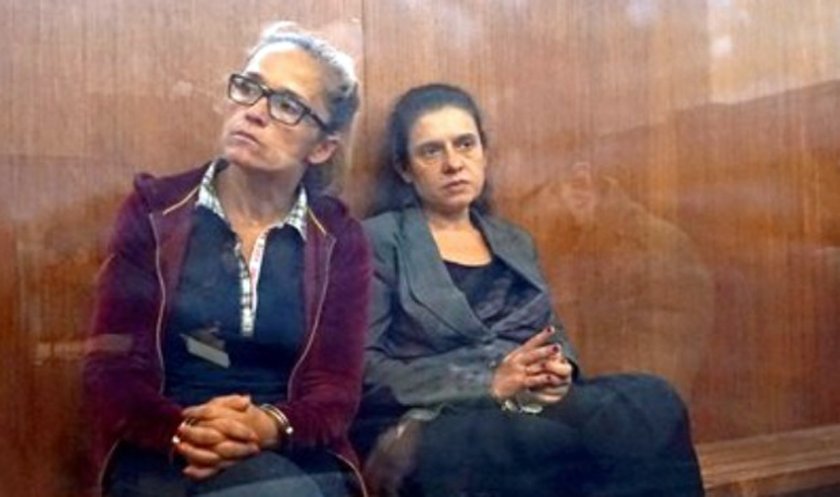 Цели 57 въшки успя да преброи в косата си бившата