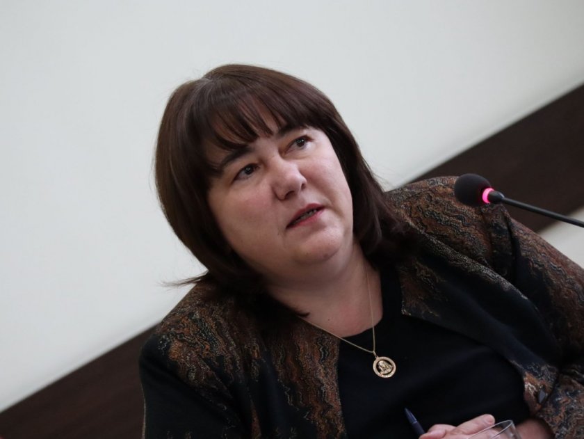 Росица Велкова: Бюджетен дефицит от 3% е нереален