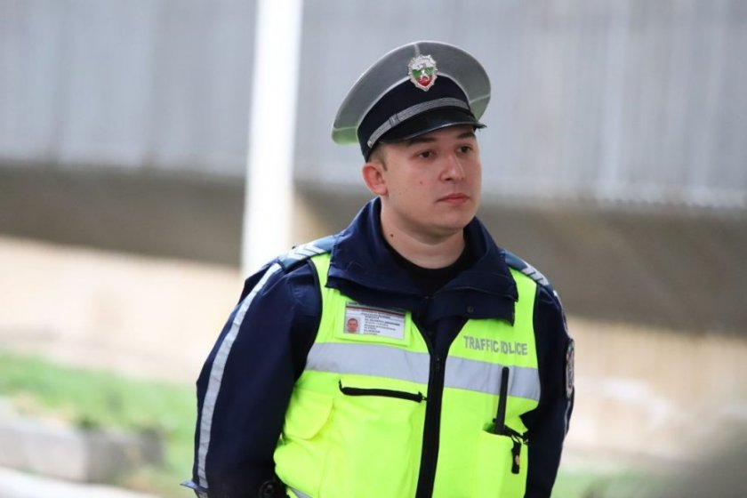 Младши инспектор Алек Каленски от СДВР е отказал подкуп при