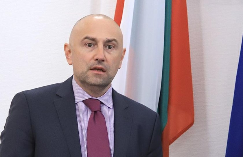 Каримански се цепна от ИТН, тя още го рекламира