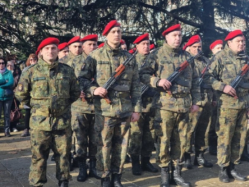 Министерството на отбраната обяви конкурси за вакантни войнишки длъжности във