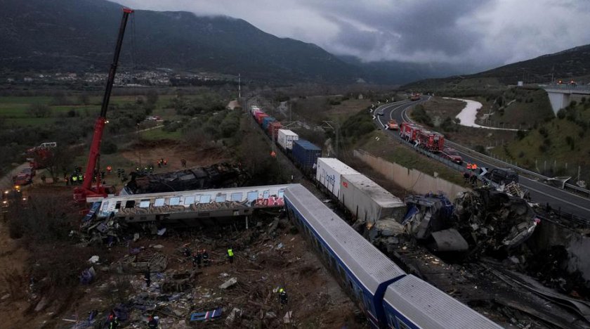 Гръцкият министър на транспорта подаде оставка след тежката катастрофа