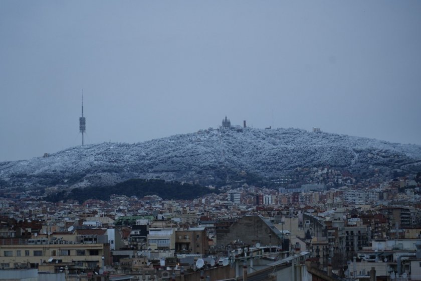Испанският град Барселона е покрит със снежна пелена. Бурята Жулиет