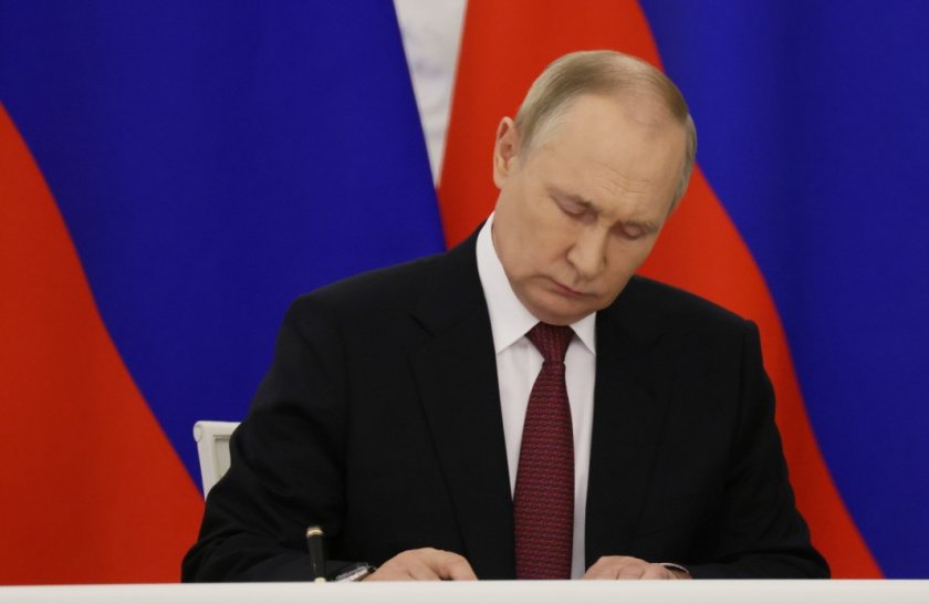 Президентът Владимир Путин подписа закон, с който преустановя участието на