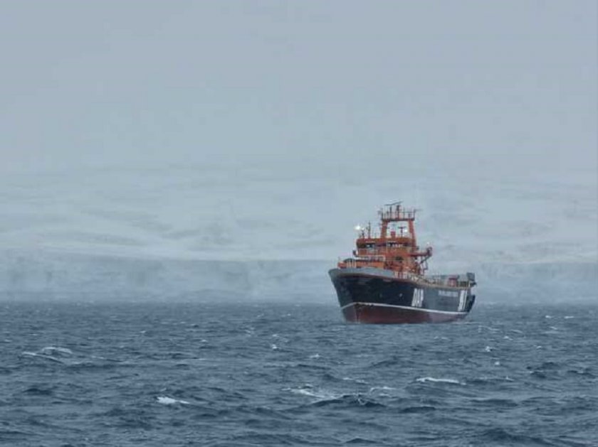 „Св. св. Кирил и Методий“ прие товар на турските антарктици