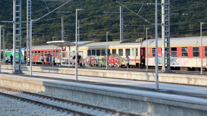 БДЖ осигурява над 7000 допълнителни места в съставите на влакове,