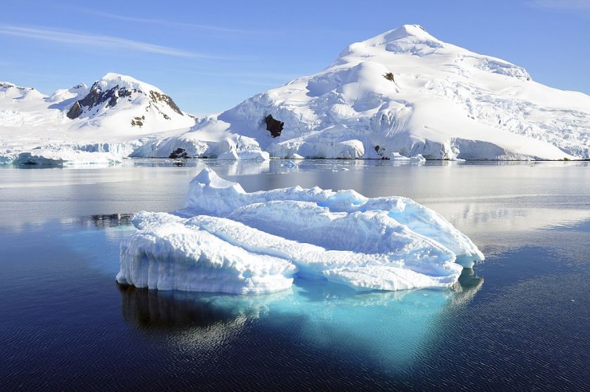 Топенето на морския лед в Антарктика достигна рекорд през февруари,