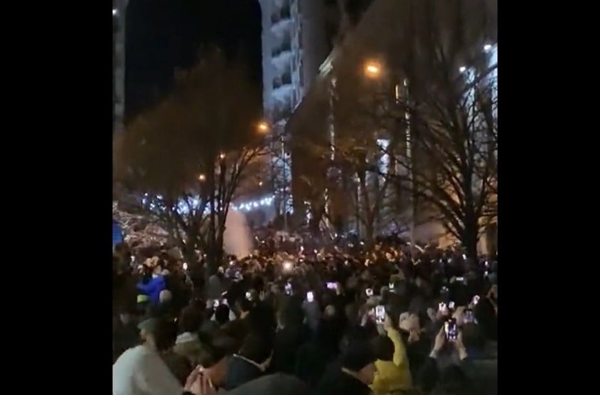 Втора вечер протести в Тбилиси