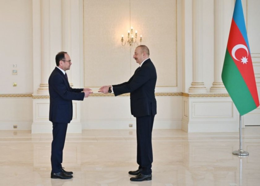 Новият ни посланик в Азербайджан връчи аккредитивните си писма на Илхам Алиев